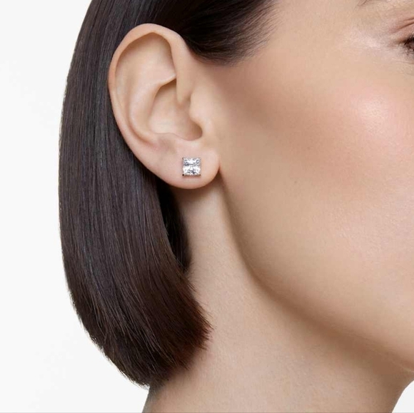 New Swarovski Stilla Attract Square Stud Earrings Princess Cut Crystal Studs - Picture 13 of 14